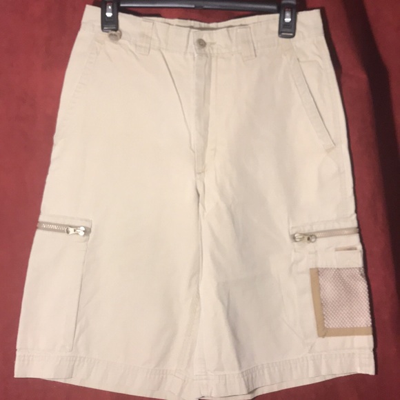 Gap Khakis, cargo shorts, size 28 - Picture 1 of 3